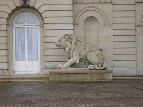  lion, cour de la préfecture de l'Aube